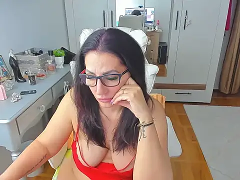 karenncougar online show from March 19, 2025, 5:17 pm