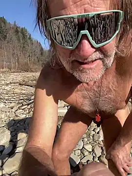 artXhibitor online show from March 3, 2026, 1:29 pm