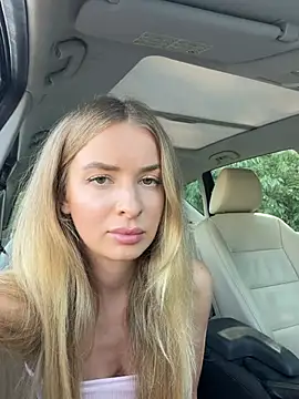 Snapshot of EvieEvans chatting on August 5, 2026, 4:12 pm EvieEvans online show from August 5, 2026, 4:12 pm