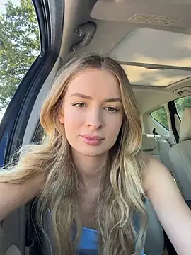 Snapshot of EvieEvans chatting on July 12, 2026, 2:18 pm EvieEvans online show from July 12, 2026, 2:18 pm