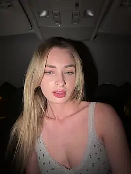 Snapshot of EvieEvans chatting on January 22, 2025, 8:38 pm EvieEvans online show from January 22, 2025, 8:38 pm