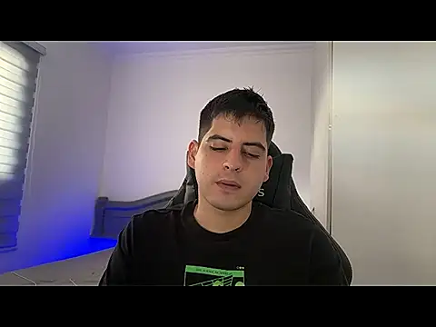 Snapshot of lordbeja chatting on April 3, 2026, 10:05 pm lordbeja online show from April 3, 2026, 10:05 pm