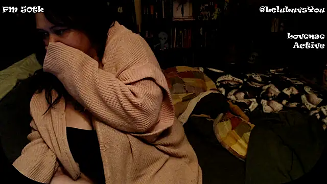 Snapshot of LeluLuvsYou chatting on December 7, 2024, 7:43 am LeluLuvsYou online show from December 7, 2024, 7:43 am