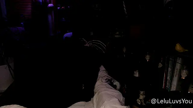 Snapshot of LeluLuvsYou chatting on September 12, 2025, 3:50 am LeluLuvsYou online show from September 12, 2025, 3:50 am