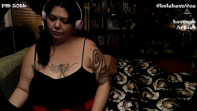 Snapshot of LeluLuvsYou chatting on December 11, 2024, 6:25 am LeluLuvsYou online show from December 11, 2024, 6:25 am