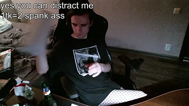 izilizi 23 online show from December 18, 2024, 3:44 pm