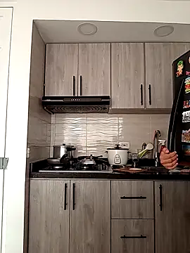 Bella Fior online show from February 9, 2026, 9:57 pm