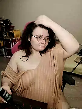 Snapshot of DenisHailey chatting on December 21, 2024, 6:33 pm DenisHailey online show from December 21, 2024, 6:33 pm