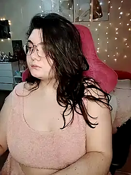 Snapshot of DenisHailey chatting on February 5, 2025, 5:09 pm DenisHailey online show from February 5, 2025, 5:09 pm