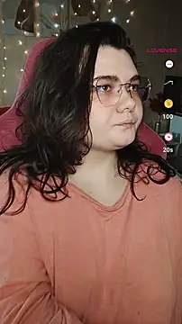 Snapshot of DenisHailey chatting on February 7, 2025, 10:40 am DenisHailey online show from February 7, 2025, 10:40 am