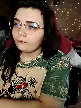 Snapshot of DenisHailey chatting on February 3, 2025, 7:18 am DenisHailey online show from February 3, 2025, 7:18 am