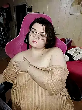 Snapshot of DenisHailey chatting on September 11, 2025, 12:49 pm DenisHailey online show from September 11, 2025, 12:49 pm