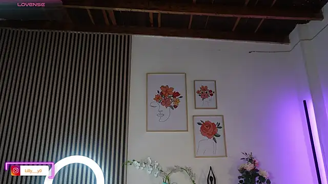 LillyDolls23 online show from April 10, 2026, 1:07 pm