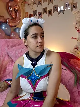 Snapshot of NaomiShimizu chatting on November 3, 2025, 8:23 pm NaomiShimizu online show from November 3, 2025, 8:23 pm