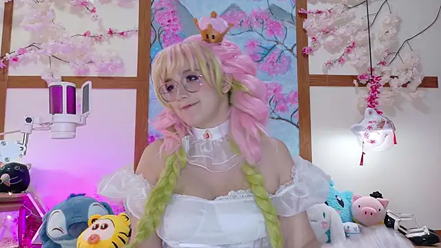 Snapshot of NaomiShimizu chatting on March 22, 2025, 12:28 am NaomiShimizu online show from March 22, 2025, 12:28 am