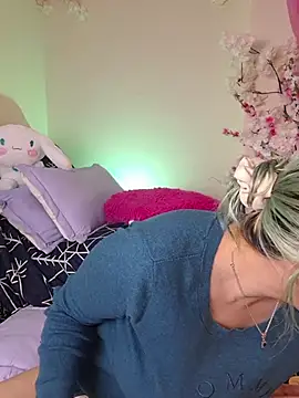 Snapshot of NaomiShimizu chatting on November 12, 2025, 8:45 pm NaomiShimizu online show from November 12, 2025, 8:45 pm