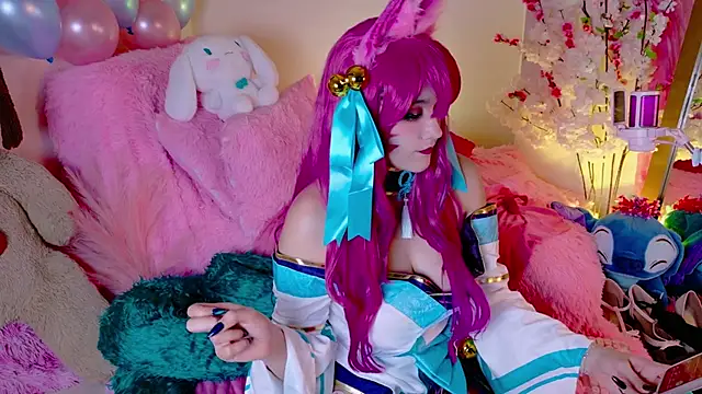 Snapshot of NaomiShimizu chatting on November 5, 2025, 8:34 pm NaomiShimizu online show from November 5, 2025, 8:34 pm