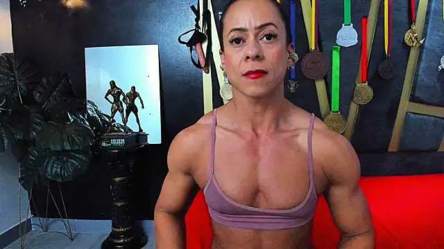 Snapshot of Khloe_Rossich chatting on December 15, 2025, 6:25 pm Khloe Rossich online show from December 15, 2025, 6:25 pm