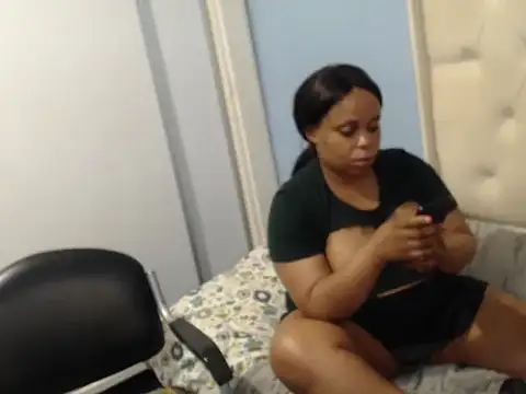 Snapshot of THESHORTQUEEN chatting on November 26, 2025, 7:25 pm THESHORTQUEEN online show from November 26, 2025, 7:25 pm