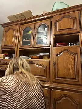 Snapshot of Katerina177 chatting on March 13, 2025, 9:05 pm Katerina177 online show from March 13, 2025, 9:05 pm