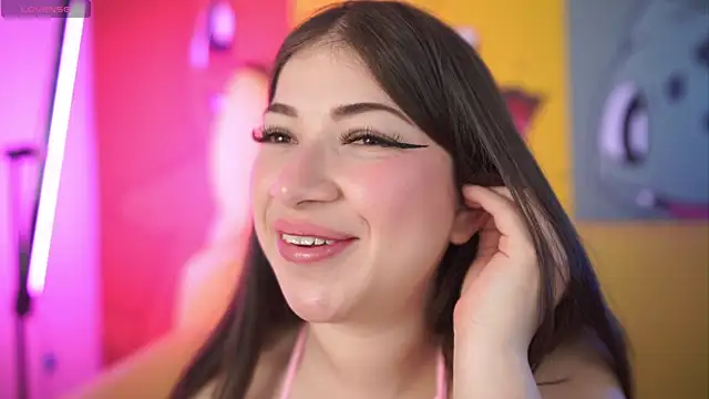 miss  pamela online show from April 16, 2026, 11:11 am