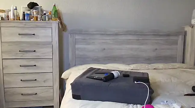 Snapshot of Carmen_Cream chatting on January 10, 2025, 4:12 am Carmen Cream online show from January 10, 2025, 4:12 am