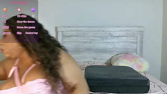 Snapshot of Carmen_Cream chatting on July 8, 2026, 6:25 am Carmen Cream online show from July 8, 2026, 6:25 am