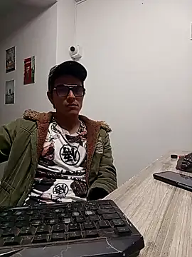 Snapshot of Andy_winston chatting on November 1, 2025, 10:36 pm Andy winston online show from November 1, 2025, 10:36 pm