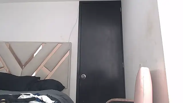 Snapshot of fairylatin222 chatting on October 27, 2025, 1:23 pm fairylatin222 online show from October 27, 2025, 1:23 pm