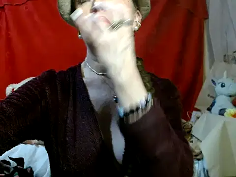 hottieperla online show from February 6, 2026, 7:54 pm