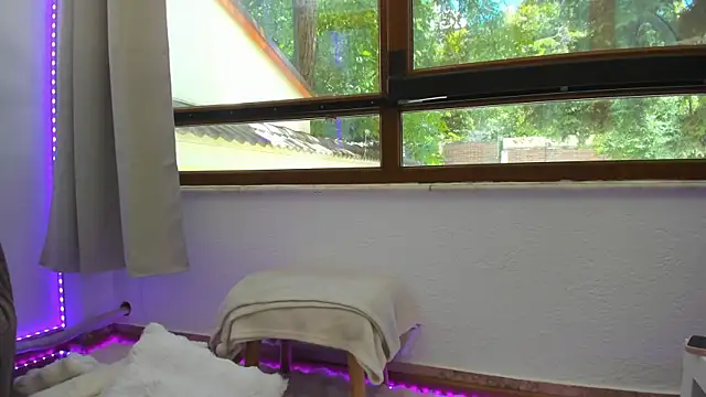 Awesome Jolie online show from May 29, 2026, 9:37 am