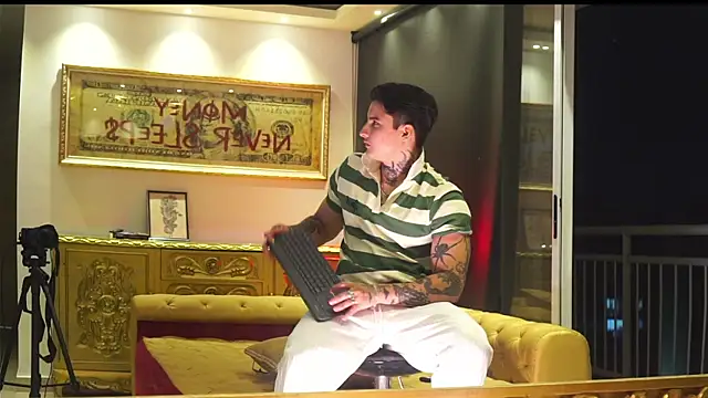 dantecoppolaa  online show from January 14, 2026, 12:25 am