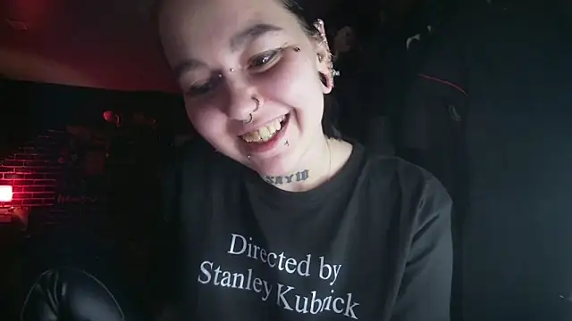 MoorderxDoll online show from February 9, 2025, 9:39 pm