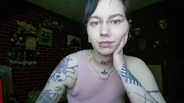 MoorderxDoll online show from April 19, 2026, 7:53 am