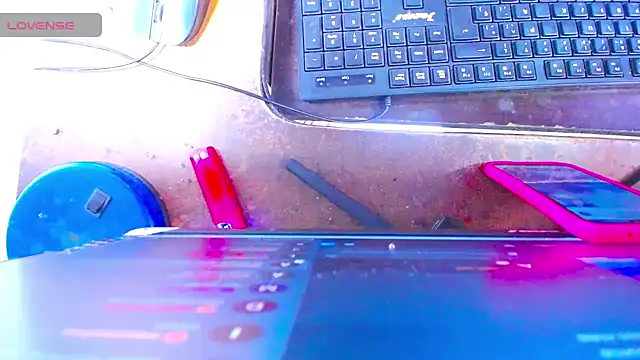 Cristalxxts online show from April 9, 2026, 5:52 pm