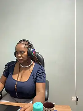 Snapshot of AliciaMiilf chatting on July 9, 2026, 10:53 pm AliciaMiilf online show from July 9, 2026, 10:53 pm