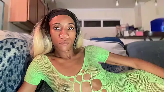 Snapshot of cutiesigh chatting on October 10, 2025, 7:53 am cutiesigh online show from October 10, 2025, 7:53 am