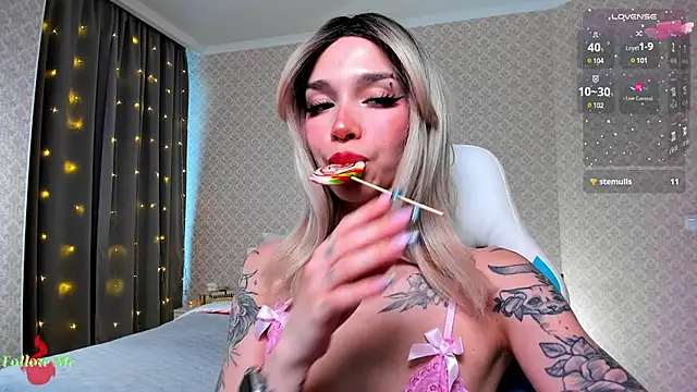 Snapshot of LeylaNoiry chatting on February 28, 2025, 3:04 pm LeylaNoiry online show from February 28, 2025, 3:04 pm