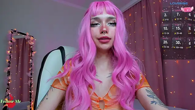 Snapshot of LeylaNoiry chatting on March 17, 2025, 9:13 pm LeylaNoiry online show from March 17, 2025, 9:13 pm