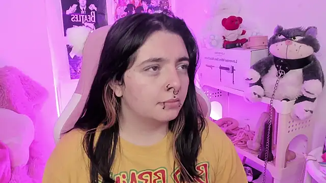 Snapshot of Sachi_Meow chatting on December 14, 2025, 11:49 am Sachi Meow online show from December 14, 2025, 11:49 am