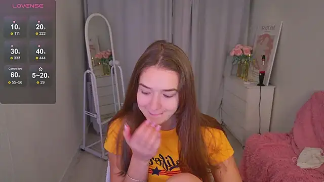 Snapshot of LovelyJessie chatting on January 10, 2026, 1:50 pm LovelyJessie online show from January 10, 2026, 1:50 pm