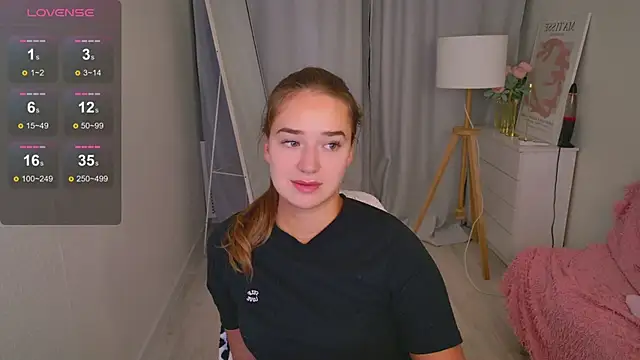 Snapshot of LovelyJessie chatting on April 15, 2026, 1:59 pm LovelyJessie online show from April 15, 2026, 1:59 pm