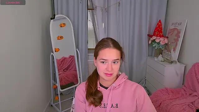 LovelyJessie online show from October 27, 2025, 1:45 pm