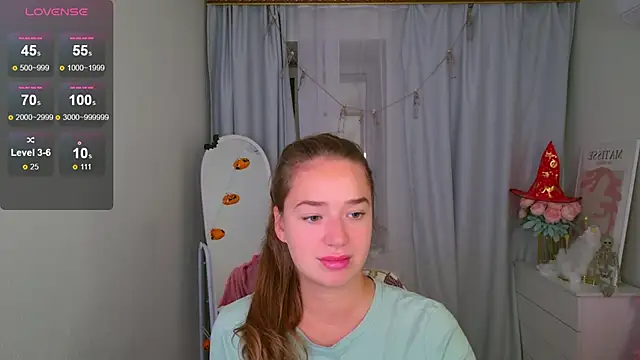 LovelyJessie online show from October 25, 2025, 1:45 pm