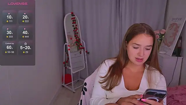 Snapshot of LovelyJessie chatting on February 27, 2026, 2:06 pm LovelyJessie online show from February 27, 2026, 2:06 pm