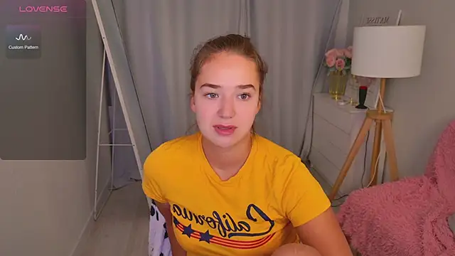 Snapshot of LovelyJessie chatting on April 24, 2026, 1:46 pm LovelyJessie online show from April 24, 2026, 1:46 pm