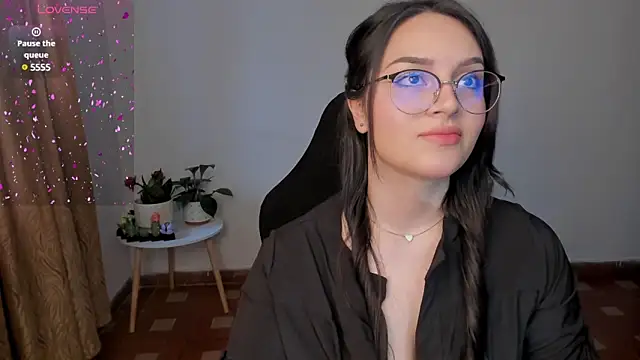 anaveleeez online show from December 31, 2024, 3:09 pm