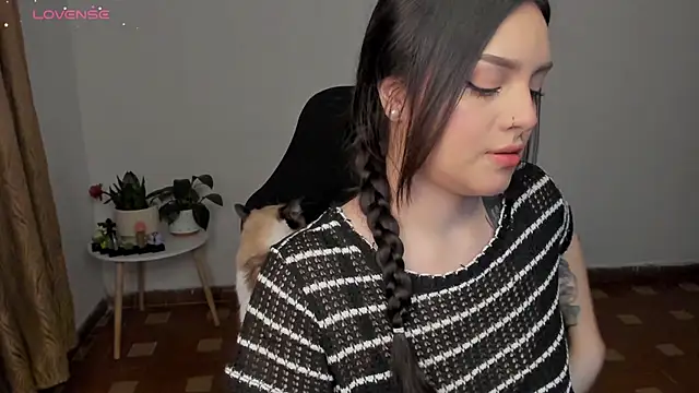 anaveleeez online show from February 2, 2025, 11:32 pm