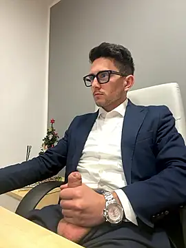 masterboss  online show from December 6, 2024, 12:33 pm