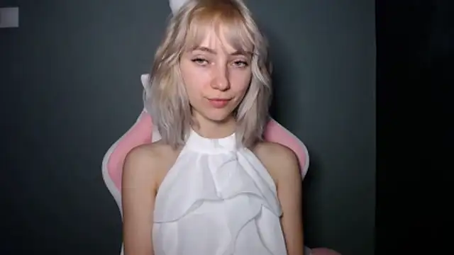 LuciaYoung online show from March 22, 2026, 8:32 pm